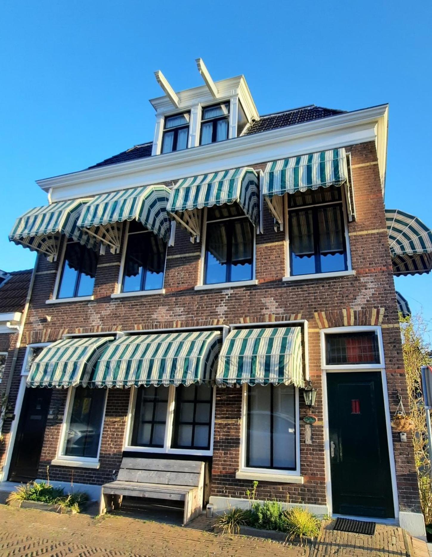 Lekkerwegbijleeuwen, 1 Minuut Naar Hartje Centrum Sneek Exteriör bild